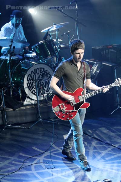 NOEL GALLAGHER'S HIGH FLYING BIRDS - 2011-12-06 - PARIS - Casino de Paris - 